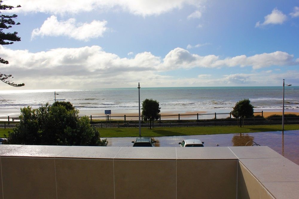 Beach Hotel Burnie Exteriör bild